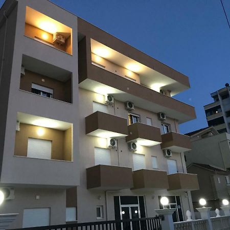 דורס Villa Dedej מראה חיצוני תמונה