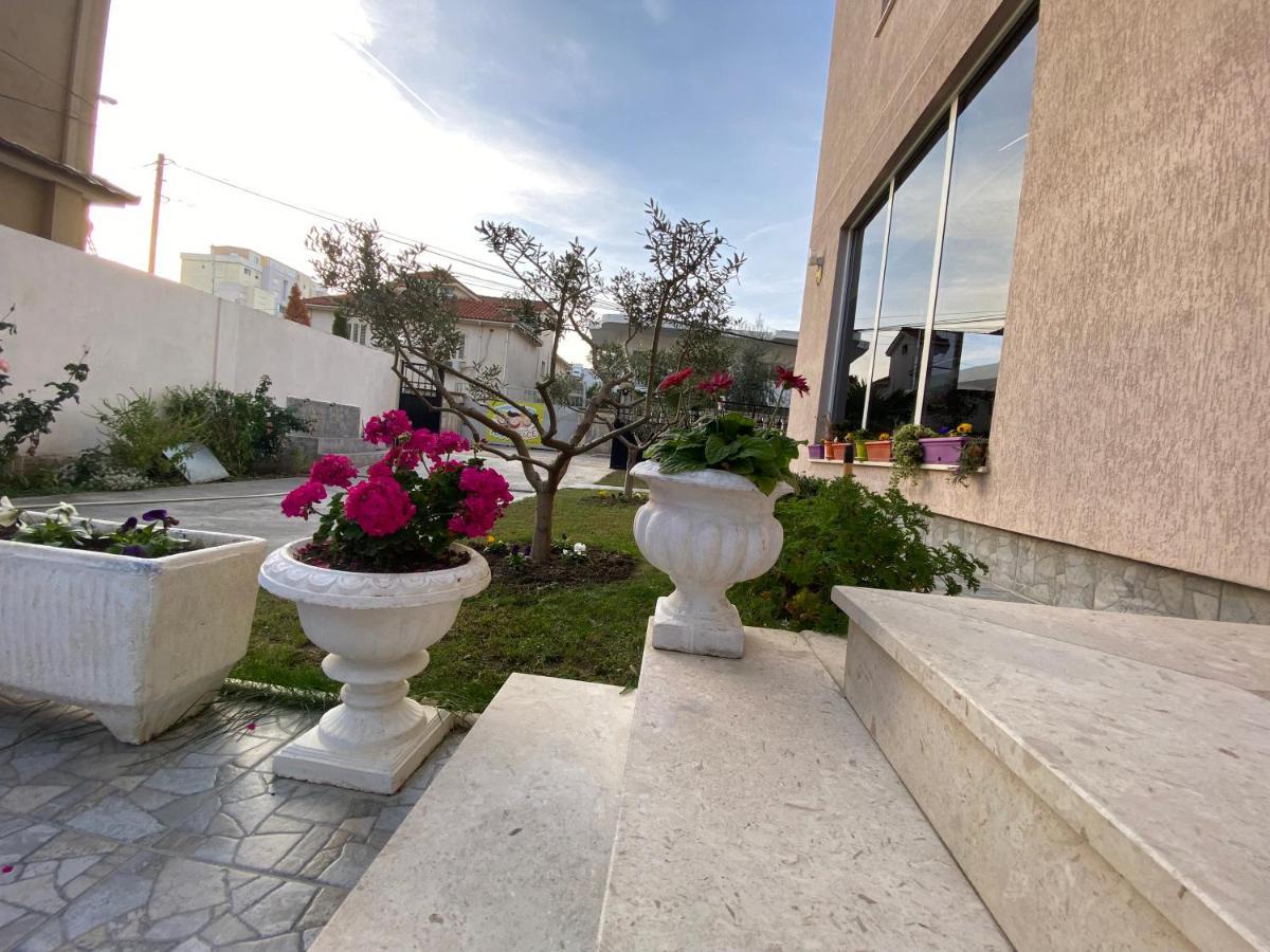 דורס Villa Dedej מראה חיצוני תמונה